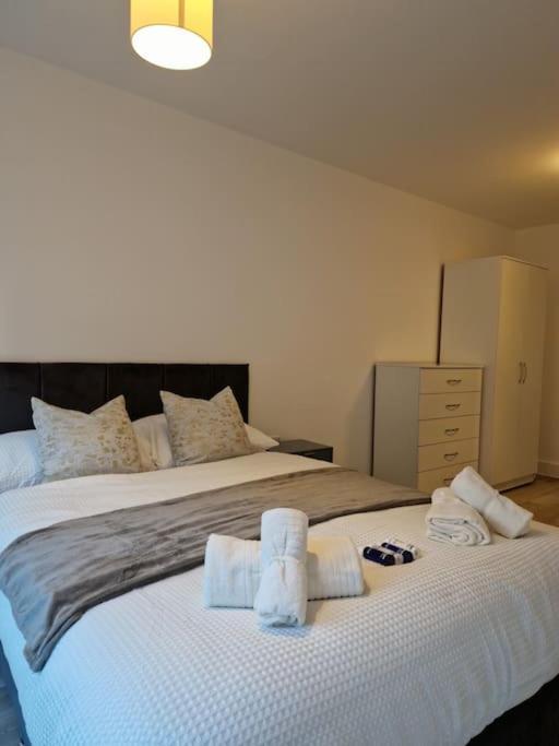 Modern-New Build Apartment In เบอร์มิงแฮม ภายนอก รูปภาพ